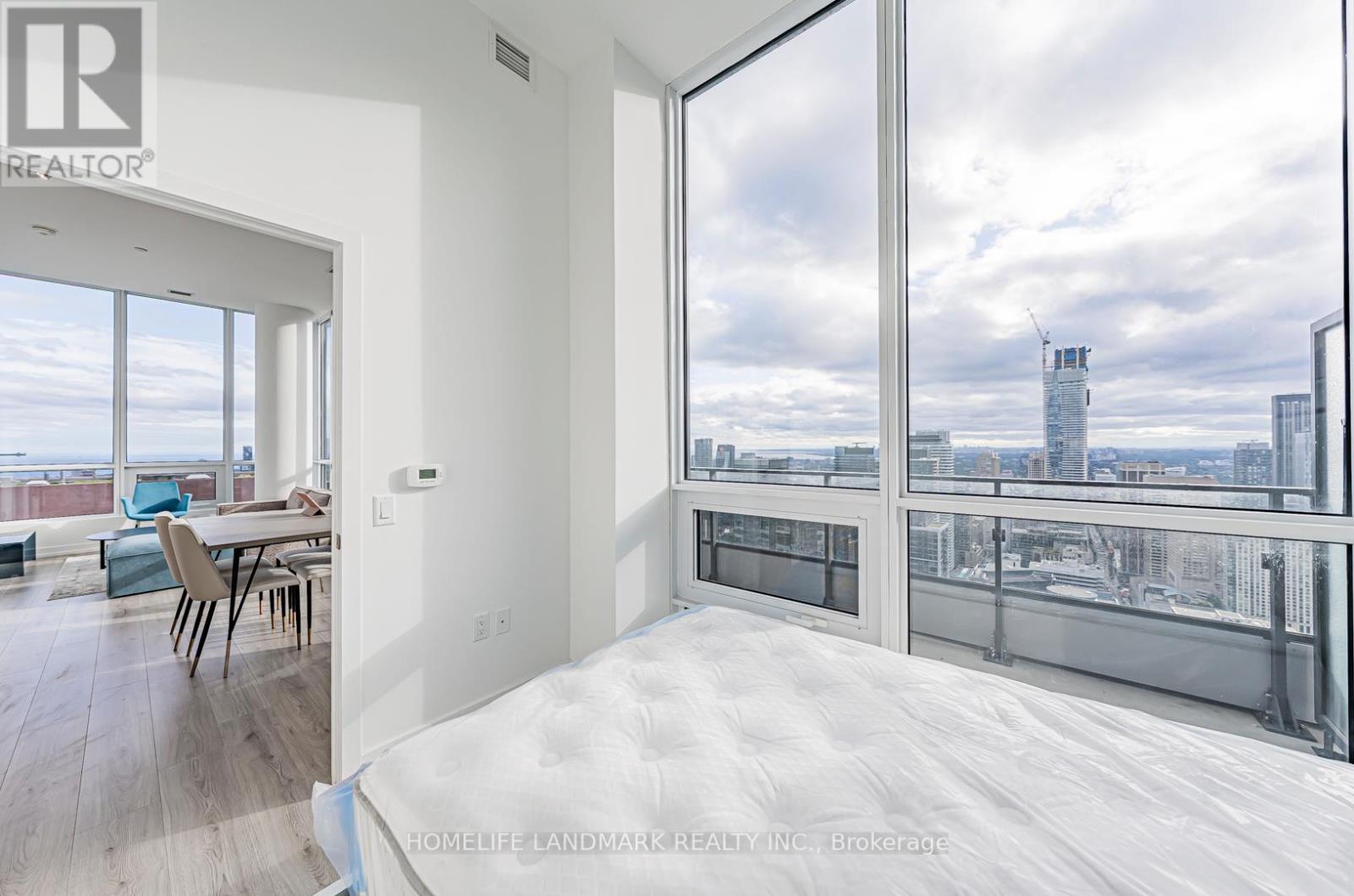 #5502 395 BLOOR STREET E - 23