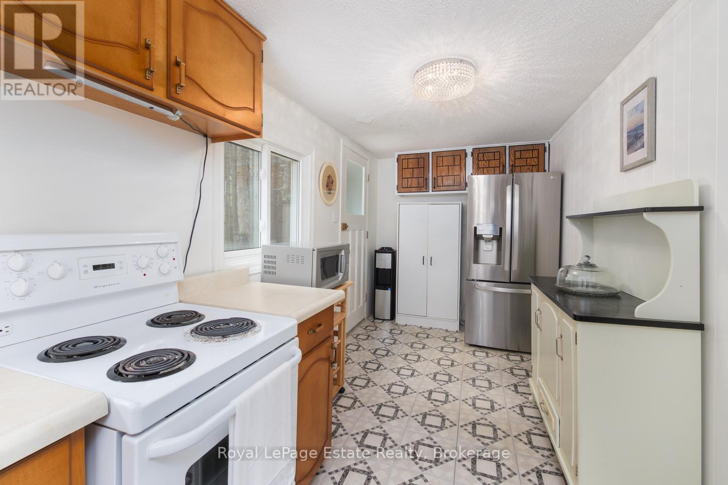 125 THIRD AVENUE N - 10