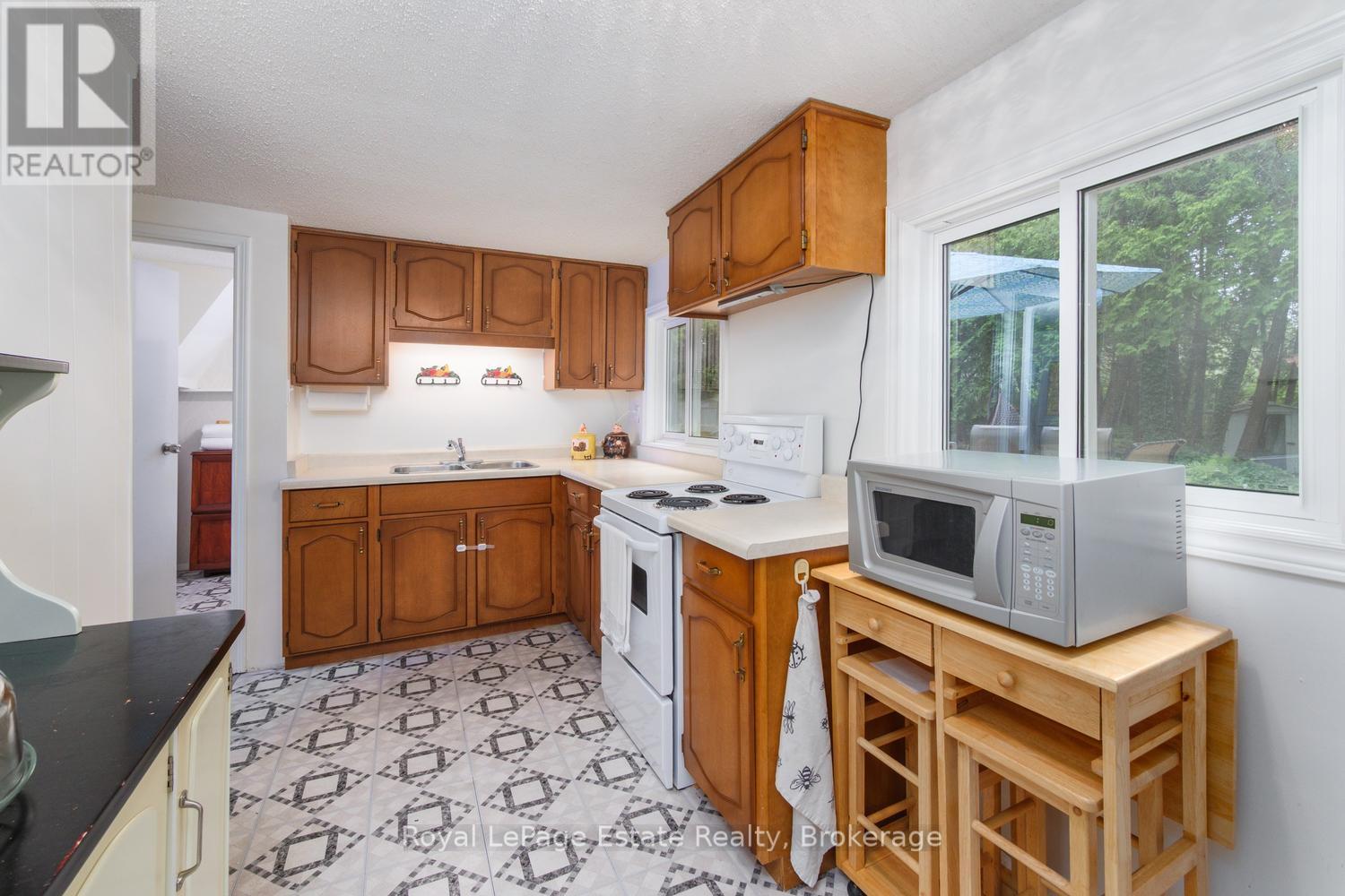 125 THIRD AVENUE N - 11