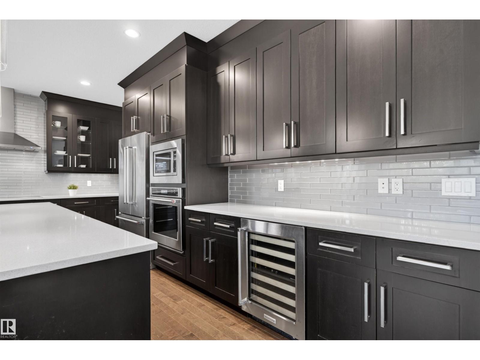 9012 24 AV SW - 32