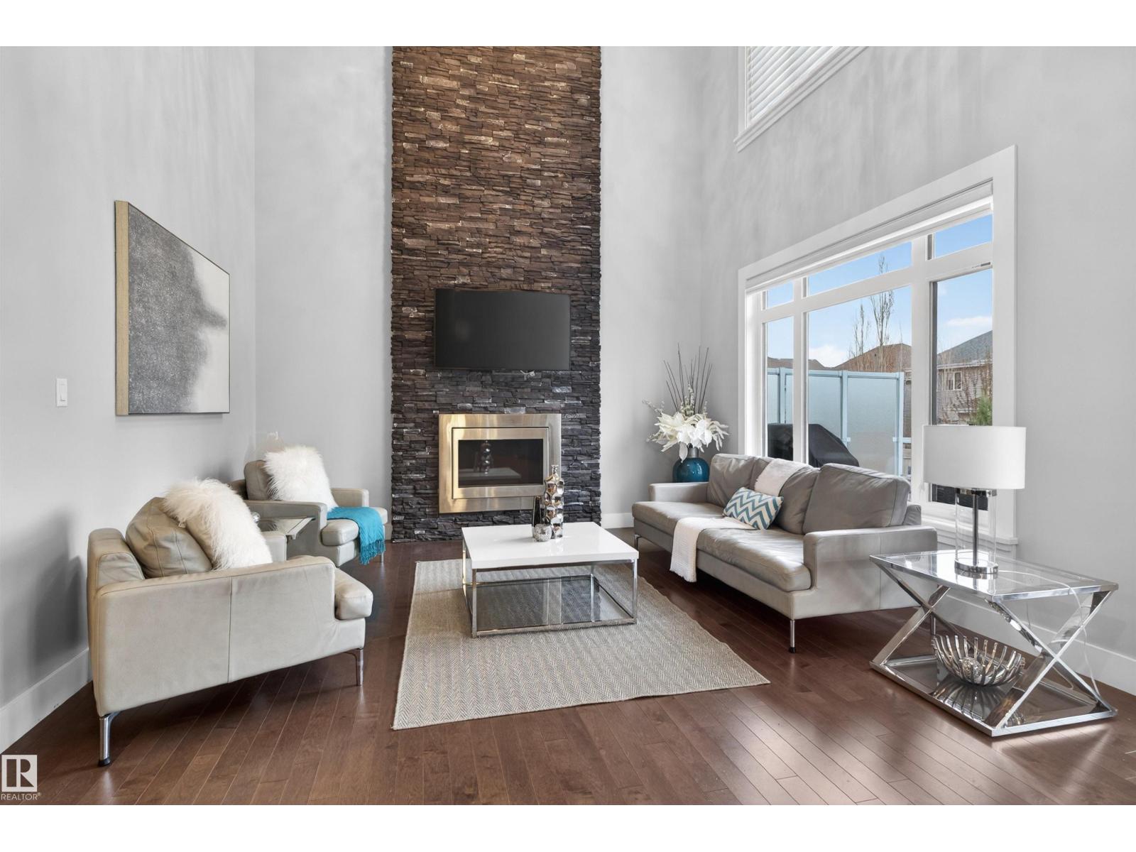 9012 24 AV SW - 30
