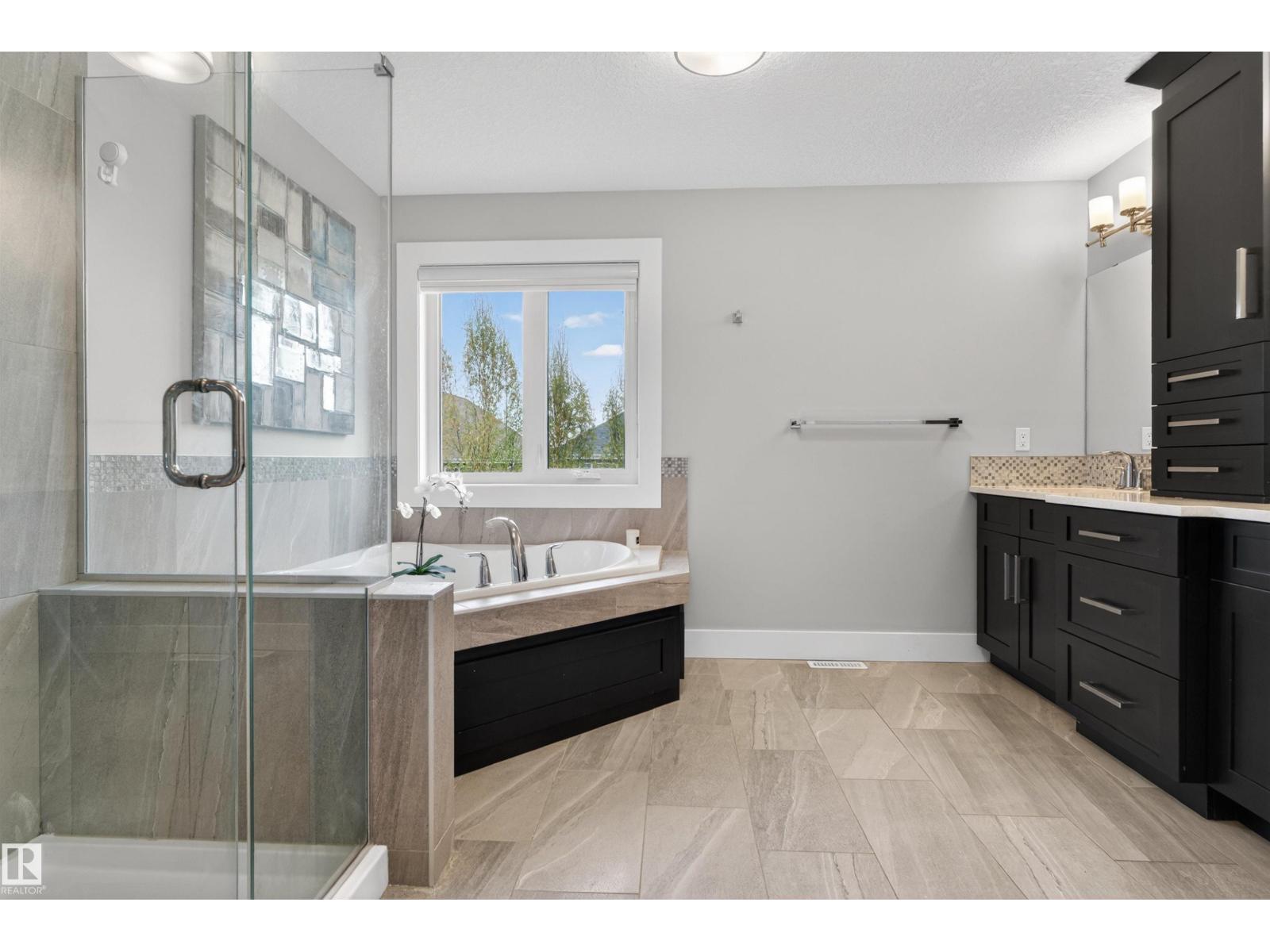9012 24 AV SW - 48
