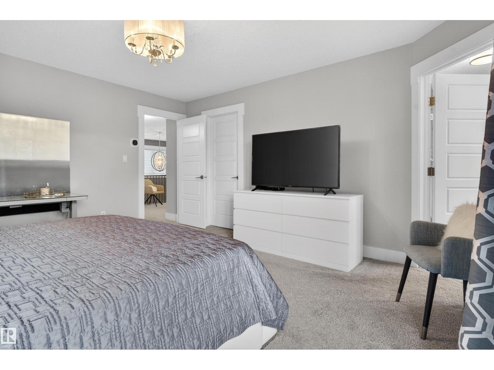 9012 24 AV SW - 46
