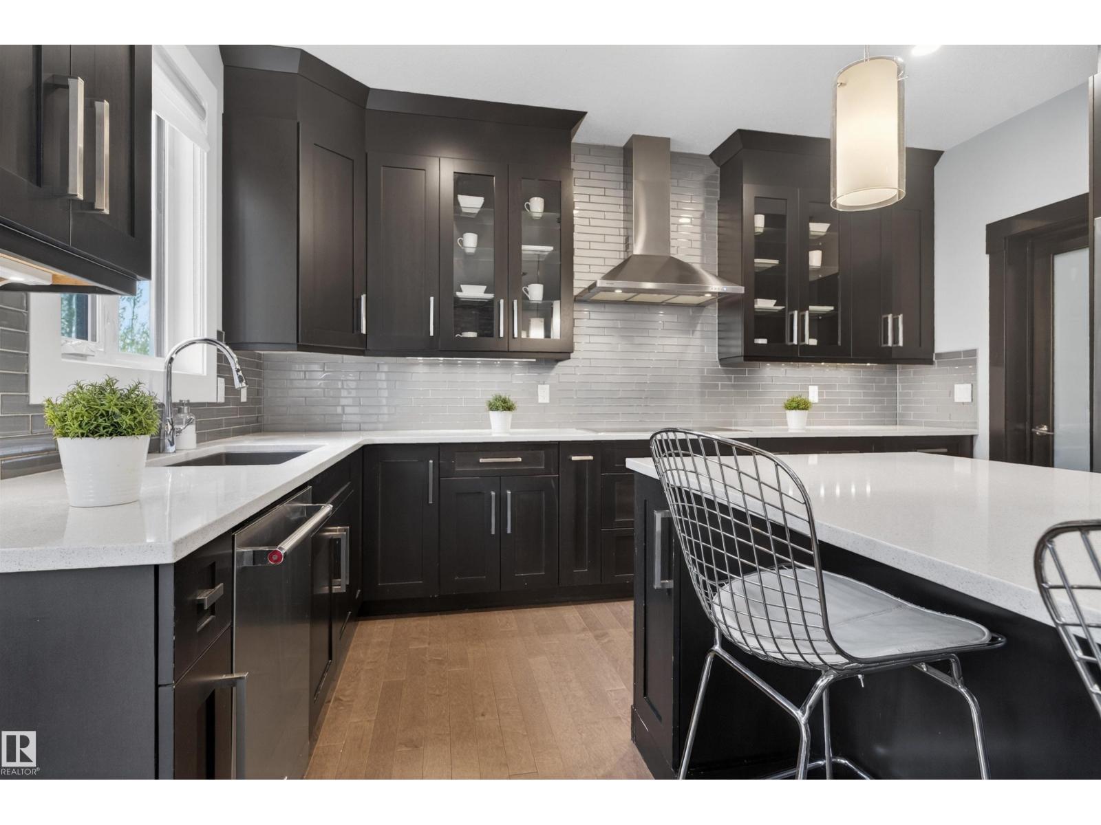 9012 24 AV SW - 34