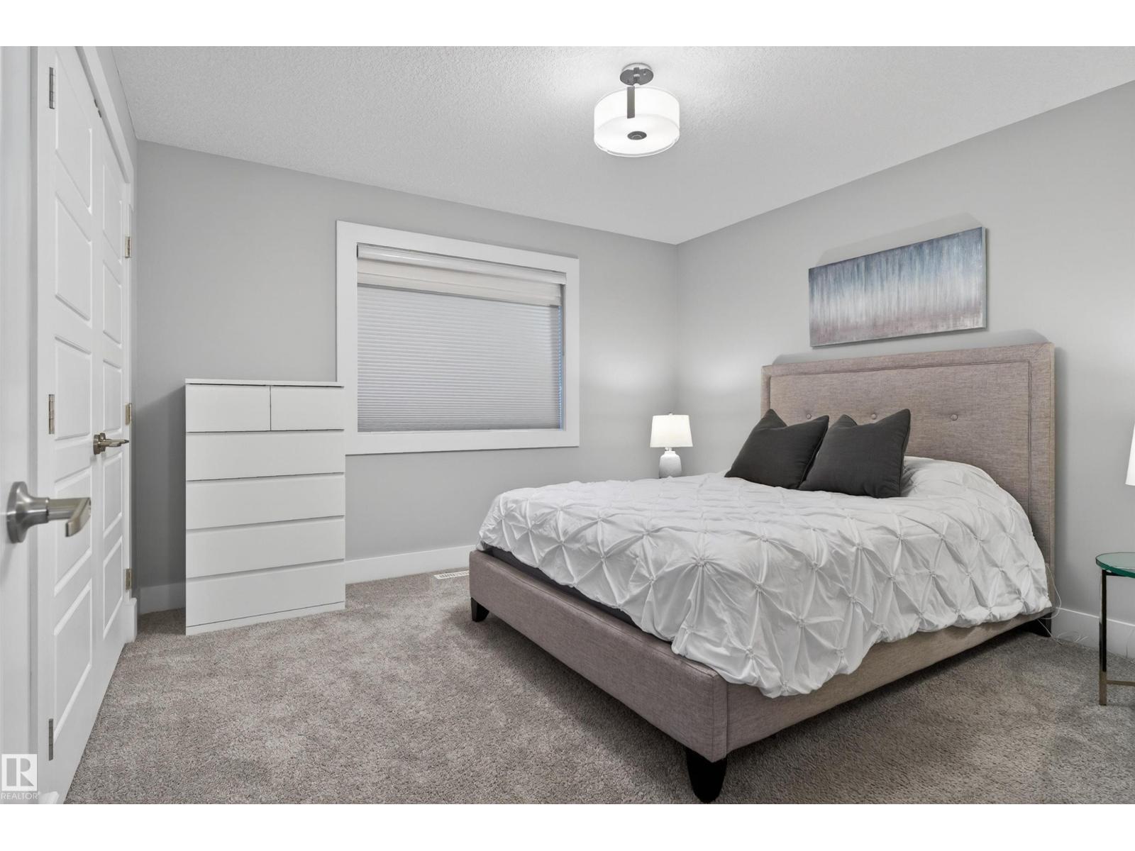 9012 24 AV SW - 55