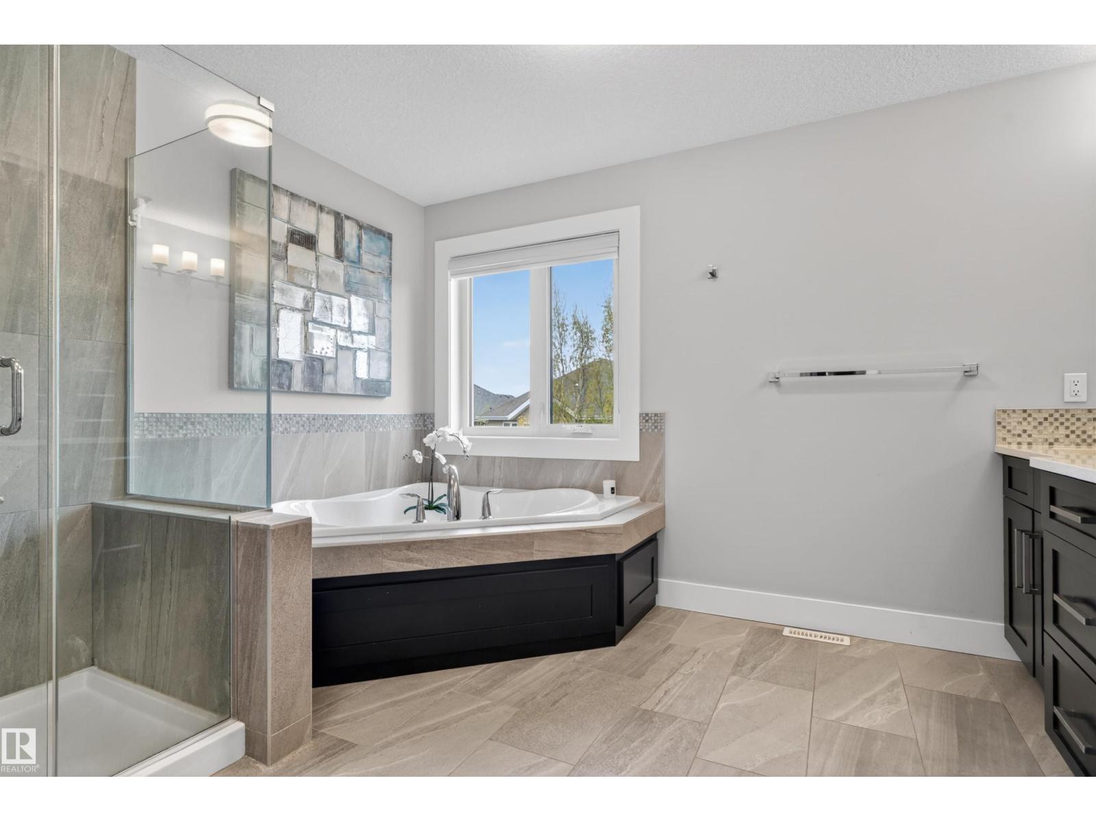 9012 24 AV SW - 47