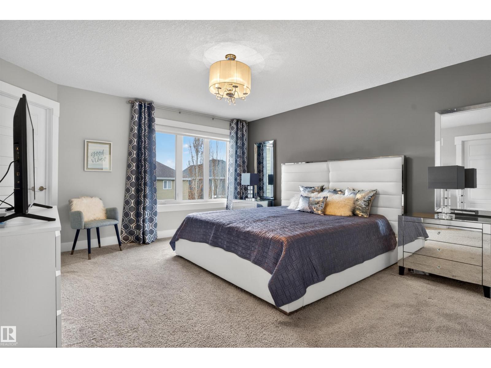 9012 24 AV SW - 45