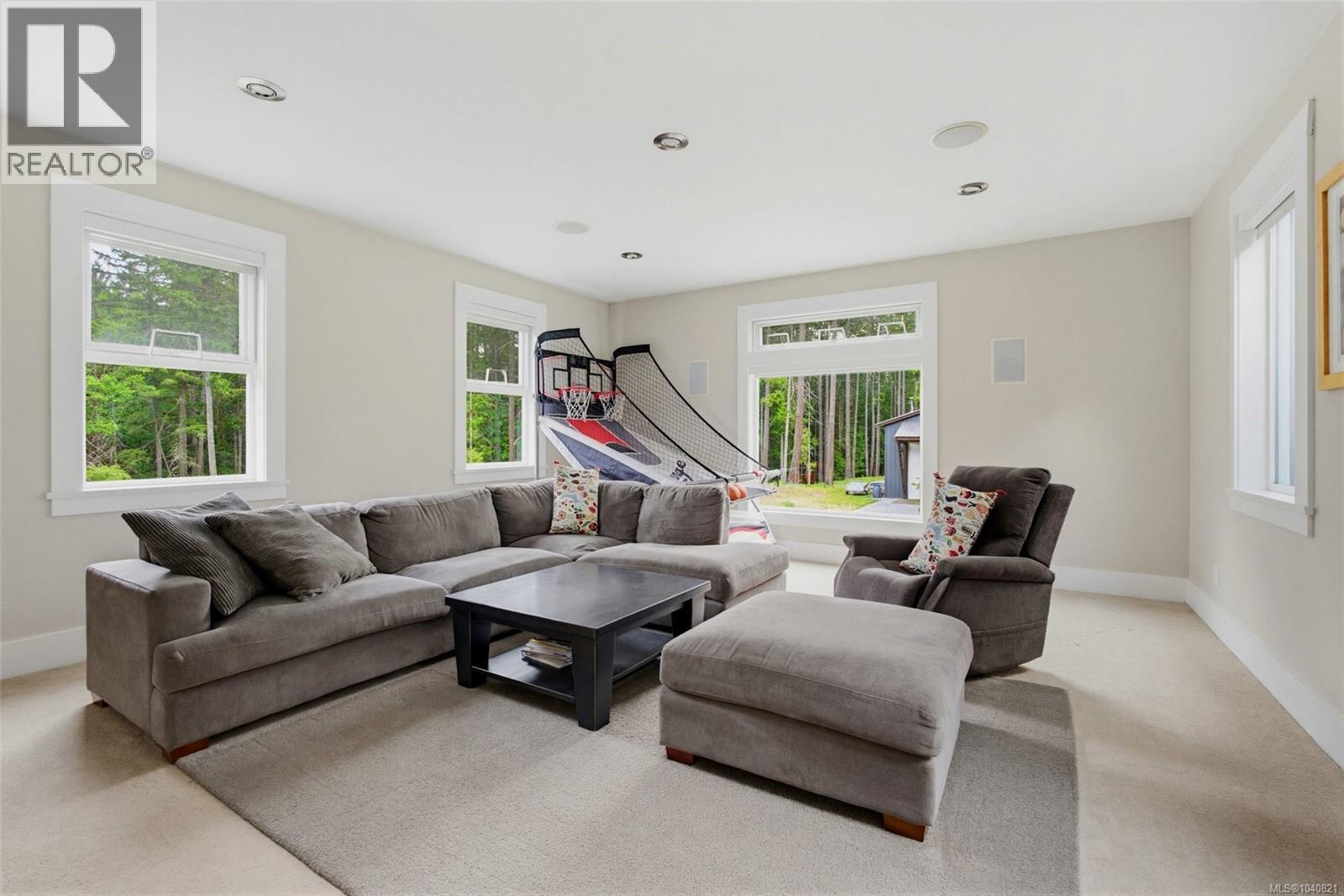 1381 Carlton Dr - 26