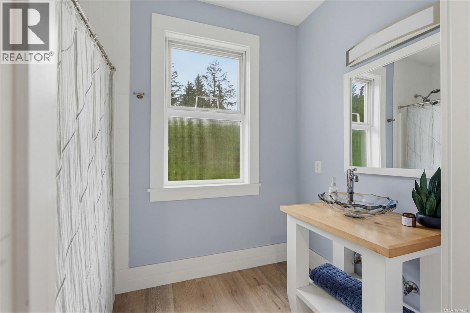 1381 Carlton Dr - 33