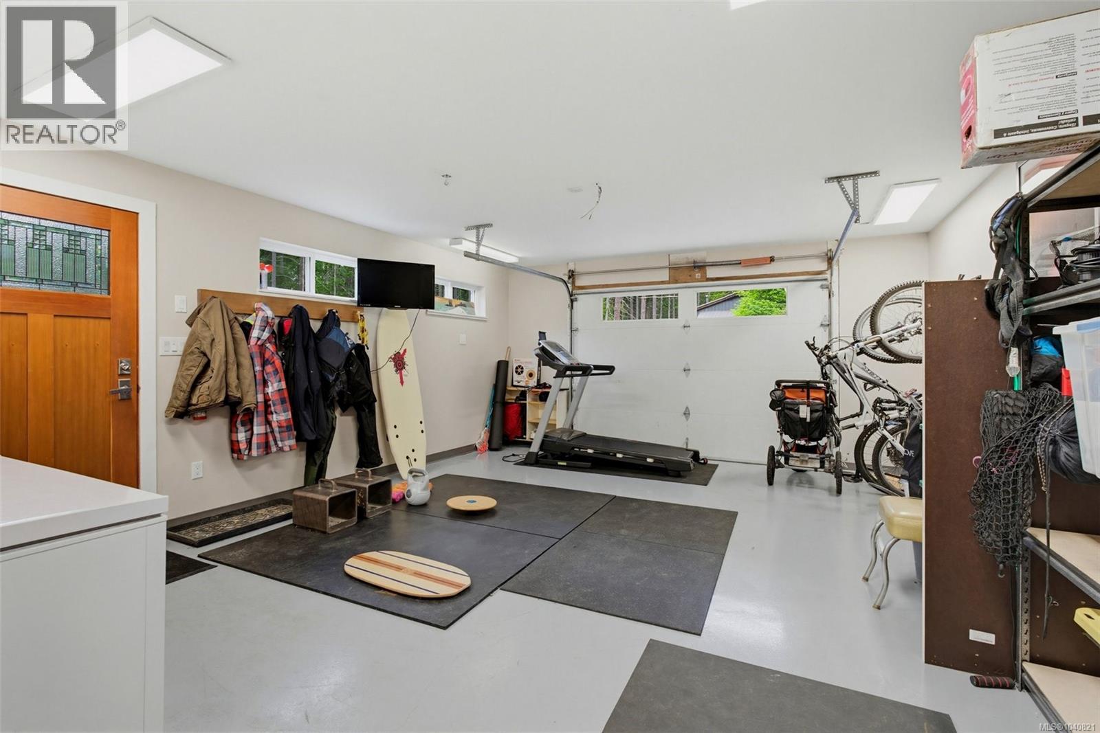 1381 Carlton Dr - 36