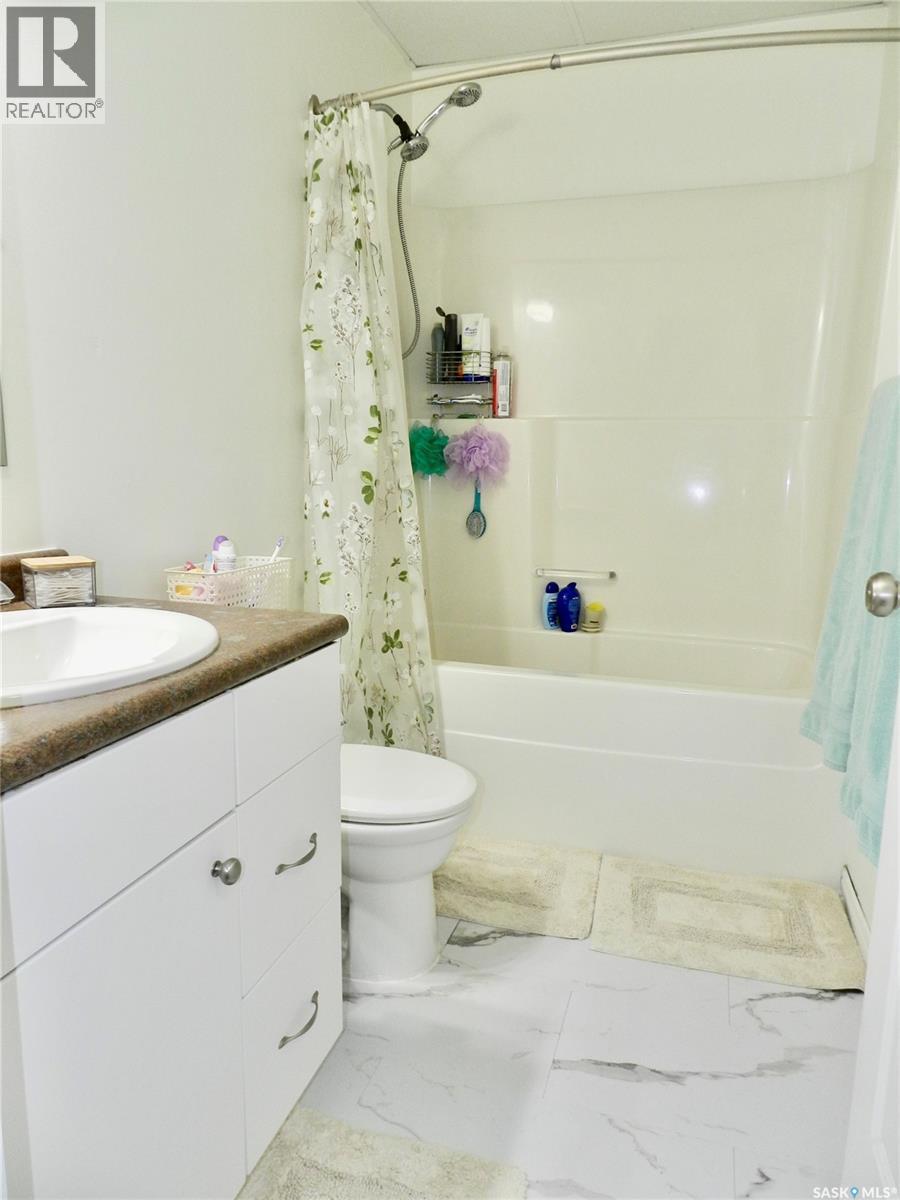 907 Ominica STREET E - Image 13