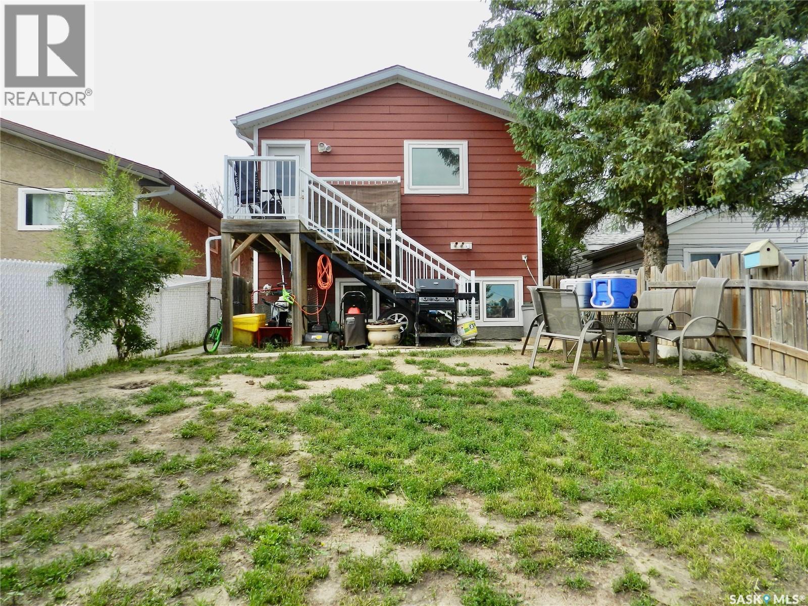 907 Ominica STREET E - 18