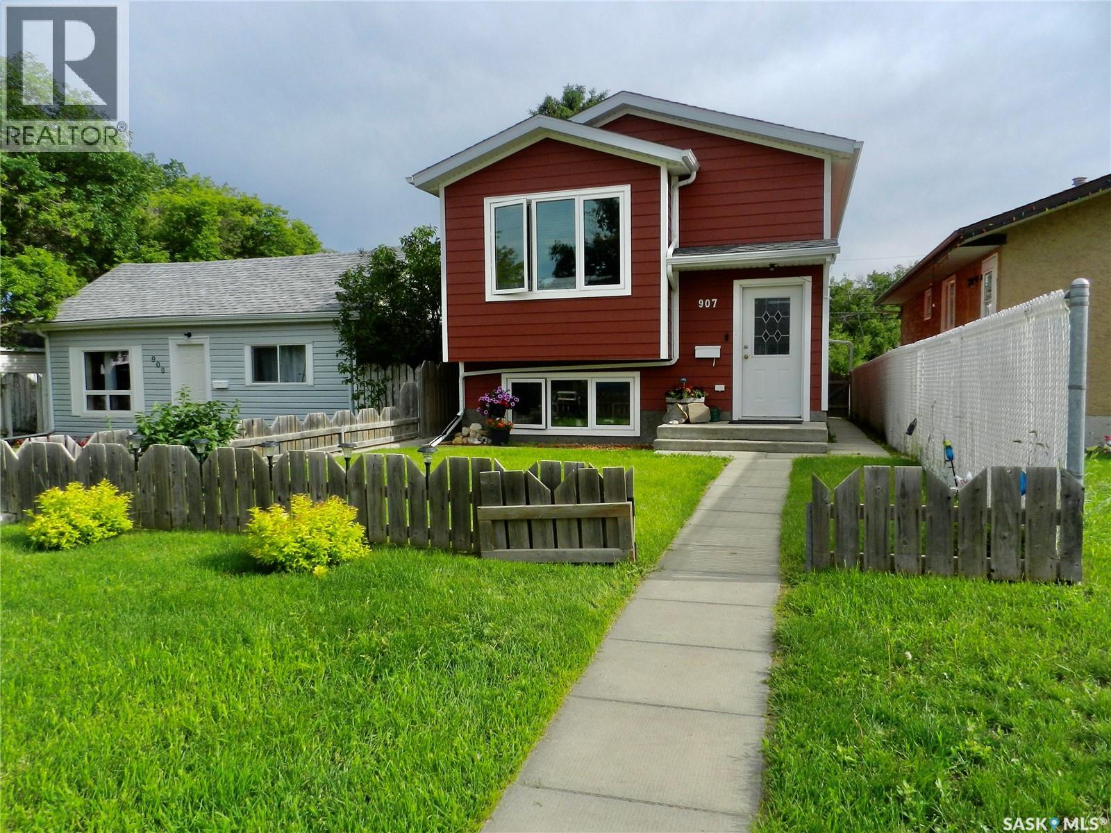 907 Ominica STREET E - 2