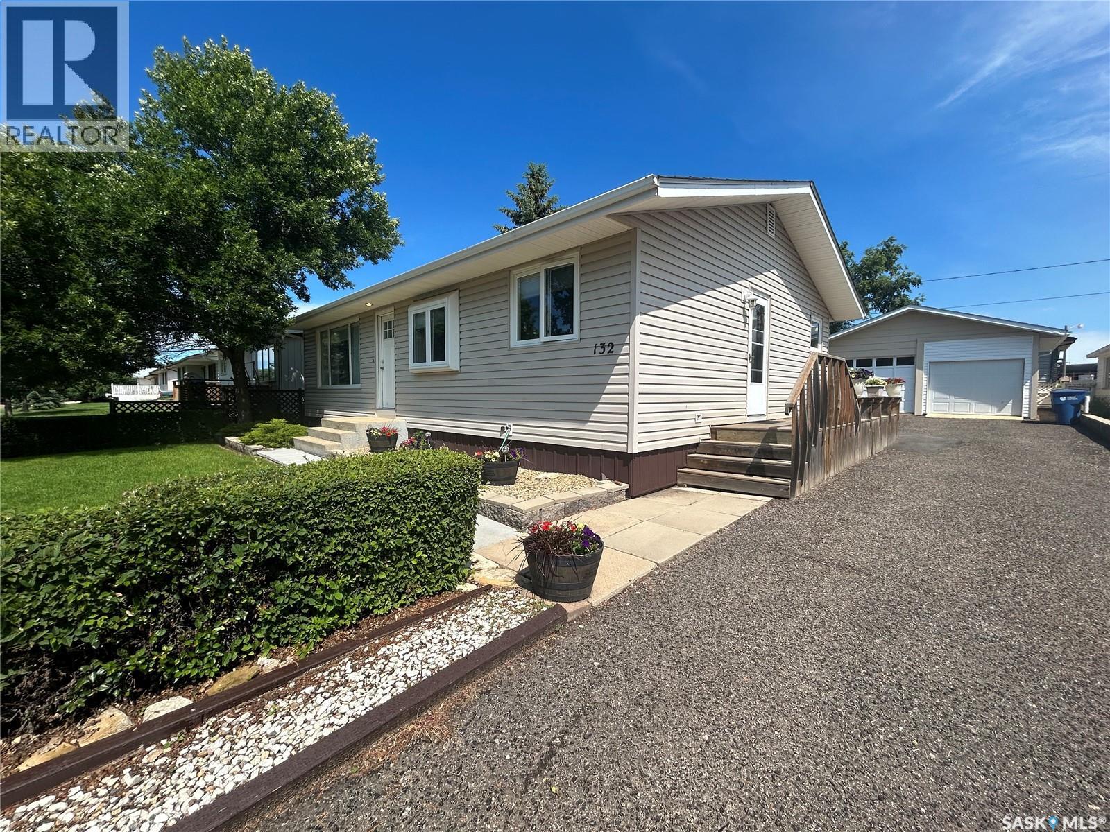 132 Churchill AVENUE - 1