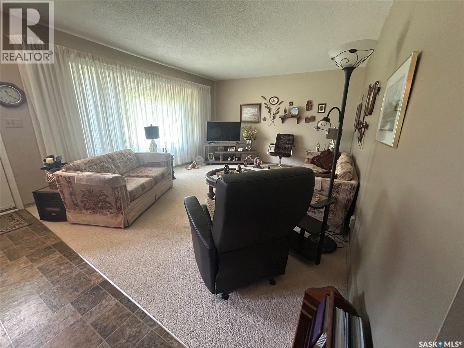 132 Churchill AVENUE - 10