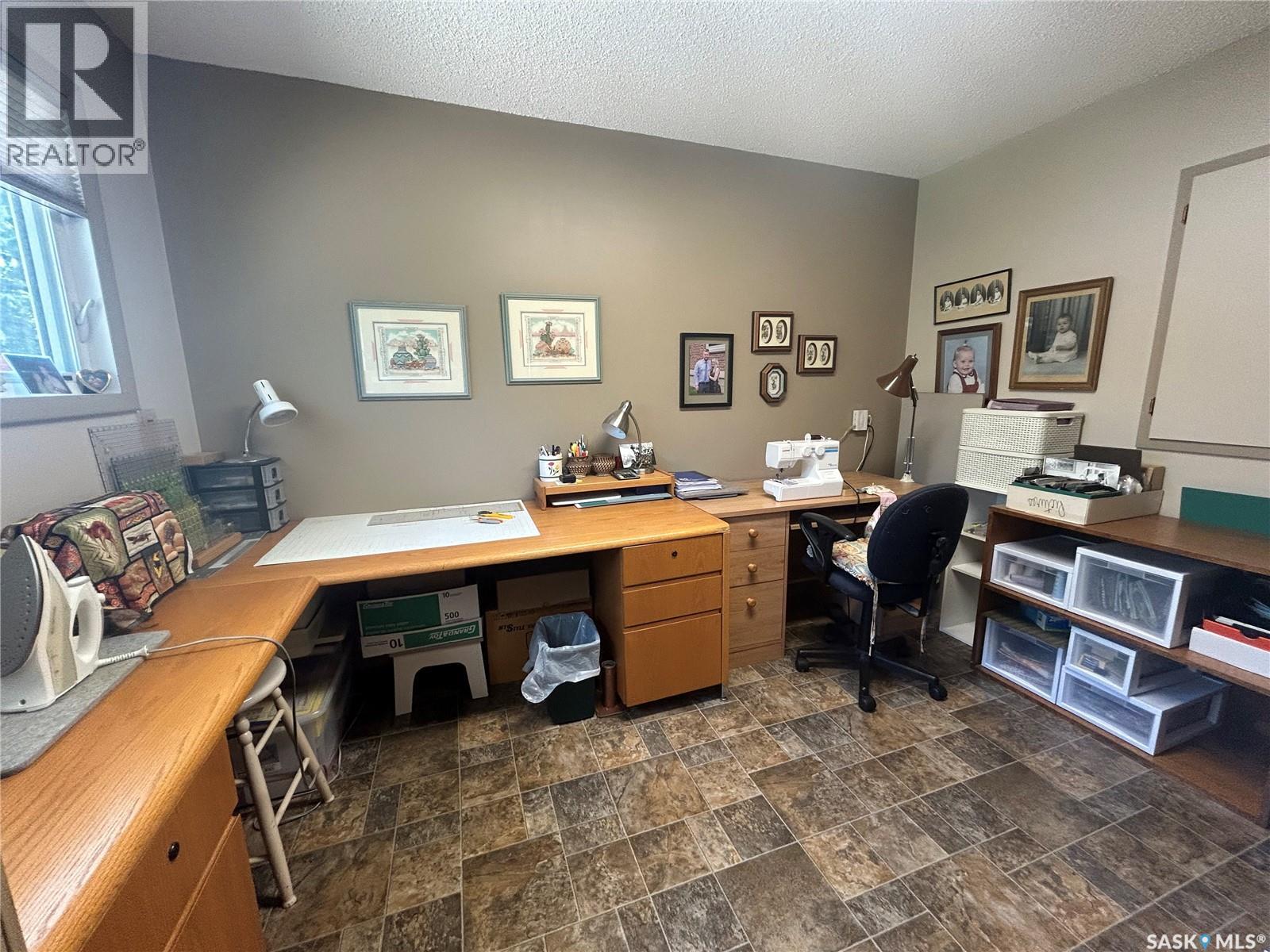 132 Churchill AVENUE - 14