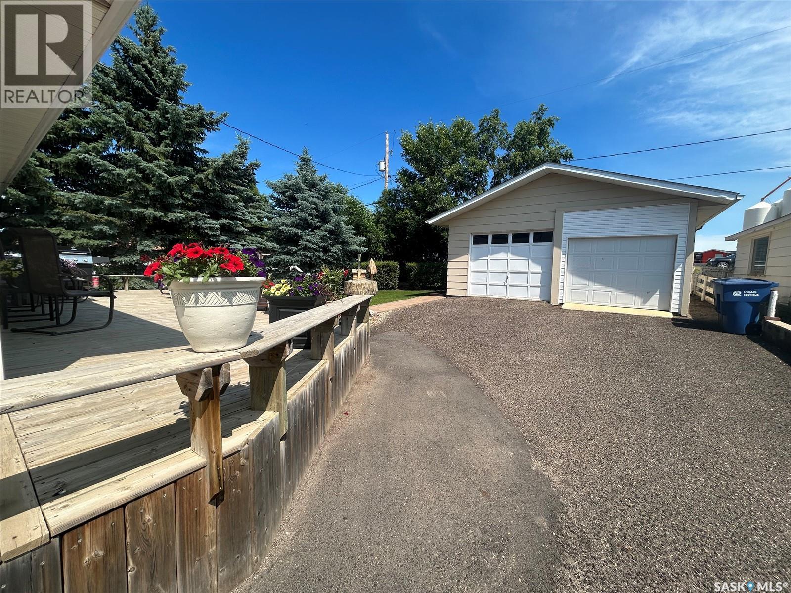 132 Churchill AVENUE - 34