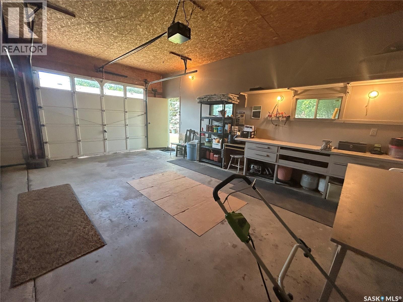 132 Churchill AVENUE - 37