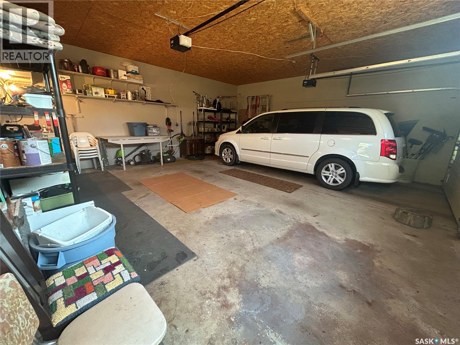 132 Churchill AVENUE - 38