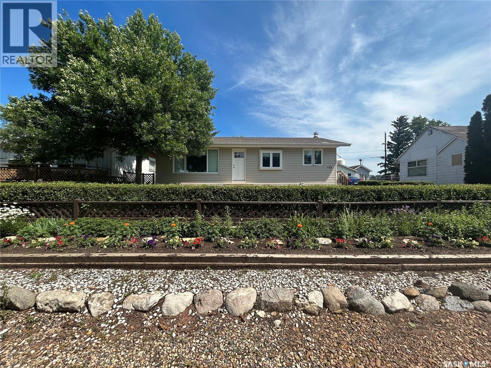132 Churchill AVENUE - 39