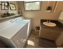132 Churchill Avenue, Coronach, SK S0H0Z0 Photo 17
