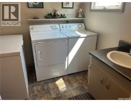 132 Churchill Avenue, Coronach, SK S0H0Z0 Photo 18