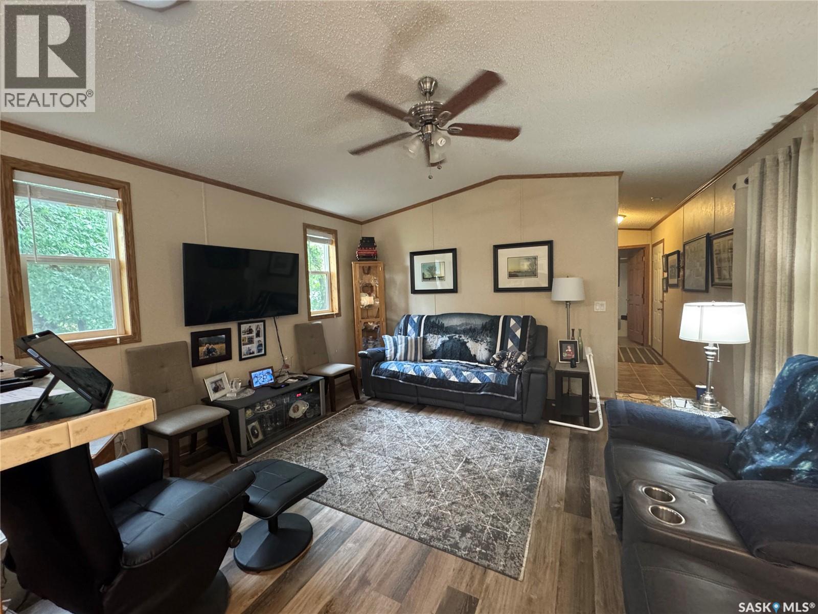 60 Pelican STREET E - 10