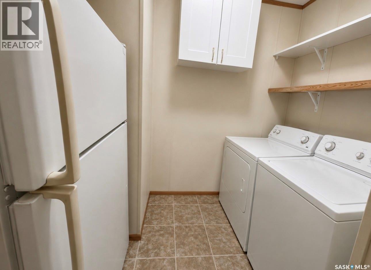 60 Pelican STREET E - 15