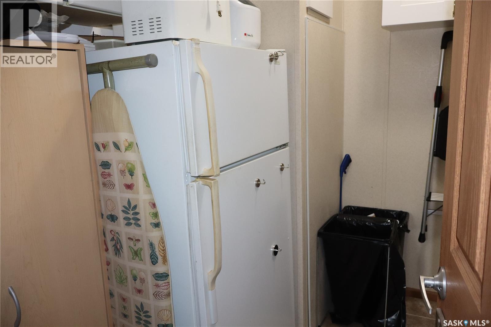 60 Pelican STREET E - 16