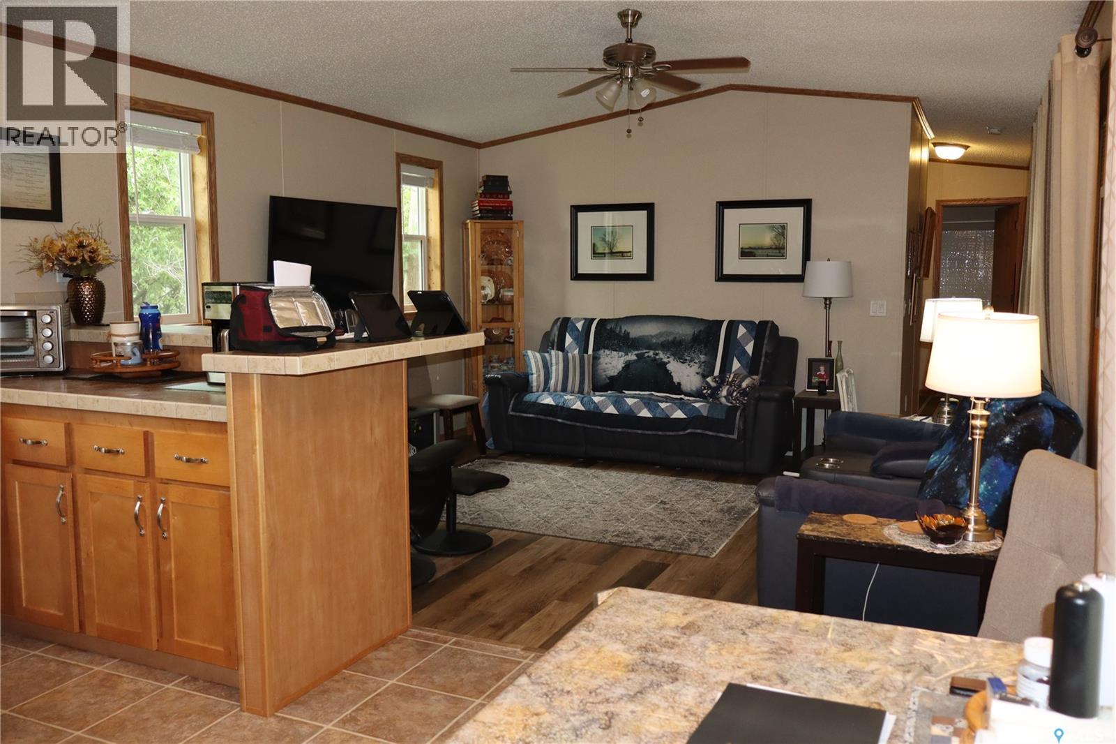 60 Pelican STREET E - 7
