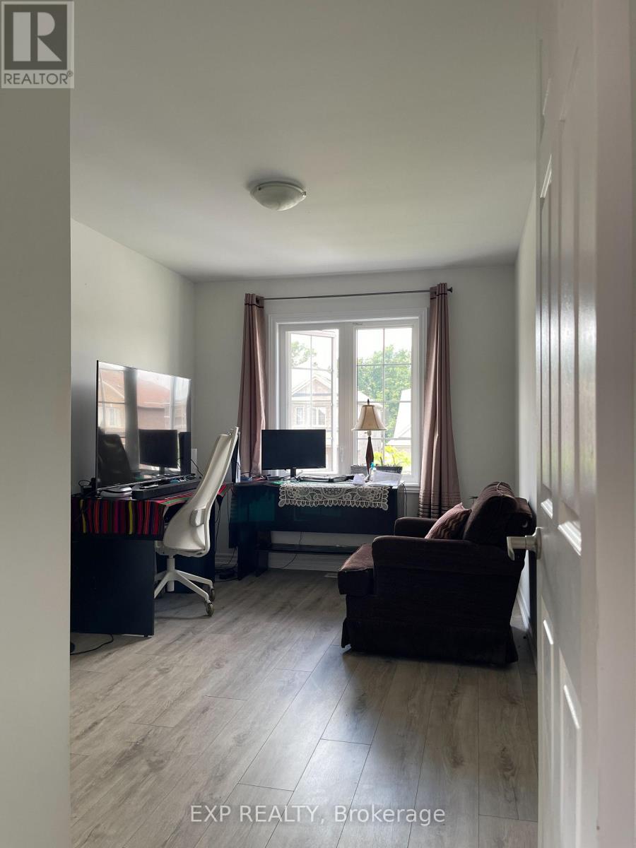 230 RIDLEY CRESCENT - 11
