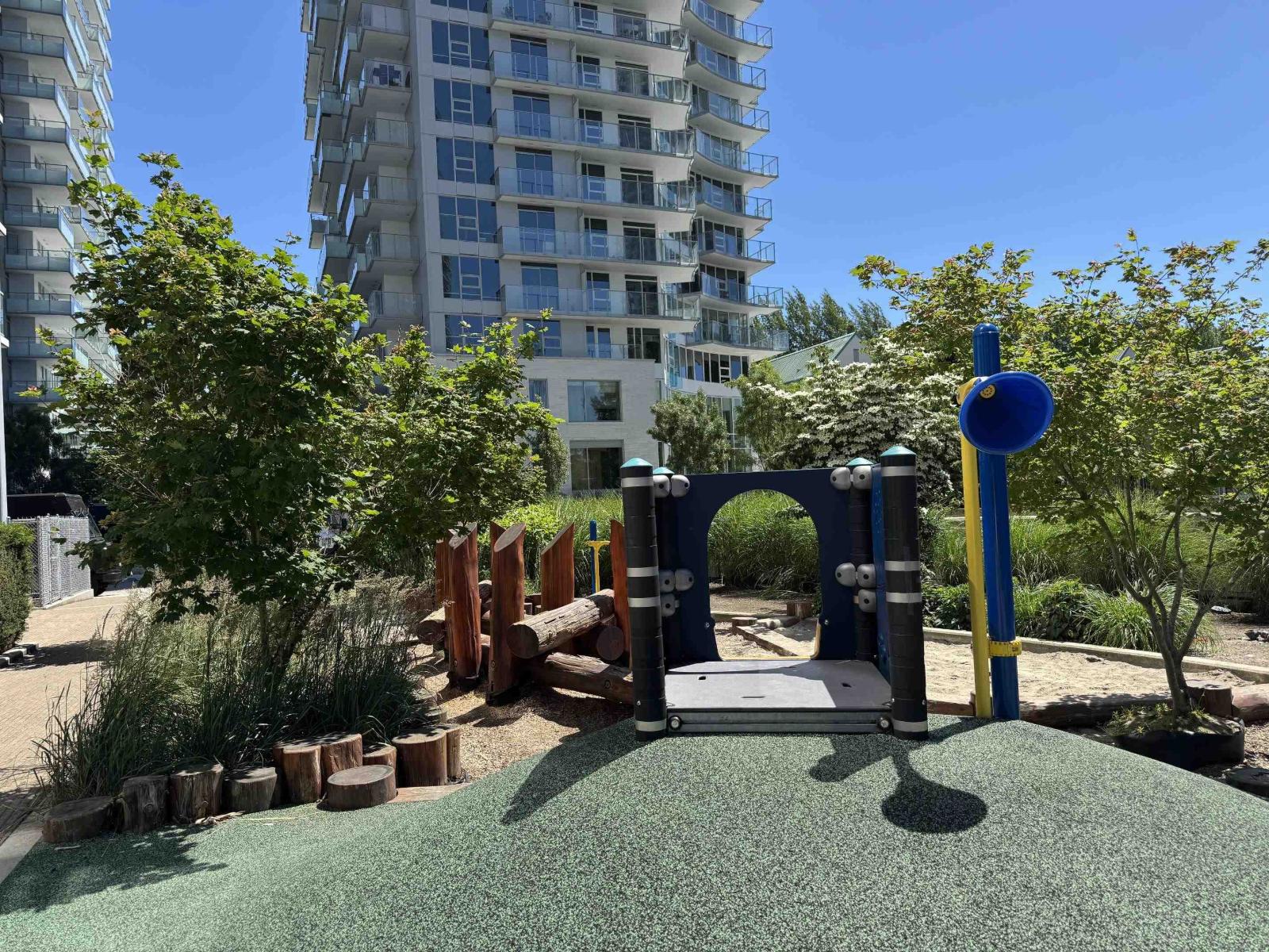 2 Bed, 1 Bath Apartment for Sale in Surrey – 809 13750 100 AVENUE, Surrey – MLS# R3138414 - Image 26