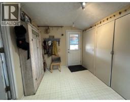 Mud room - 2977 Amarillo Road, 150 Mile House, BC V0K2G0 Photo 6