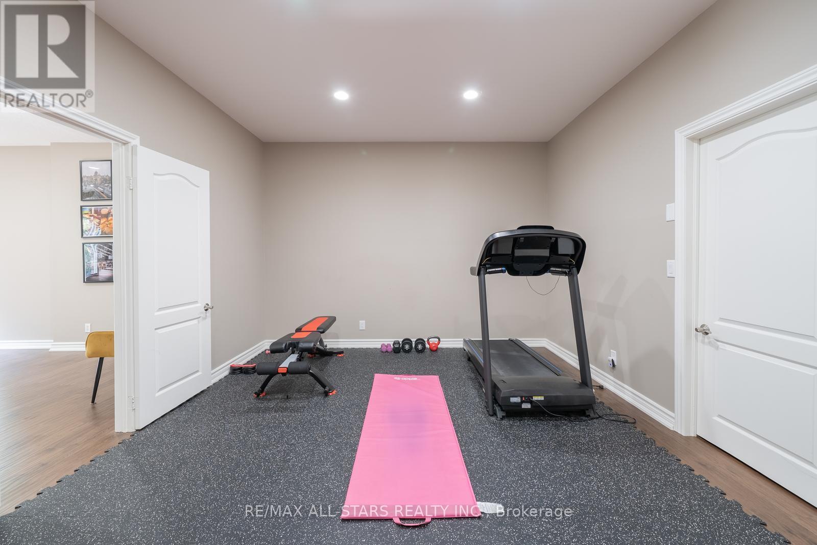 64 WOODBRIDGE CIRCLE - Image 40