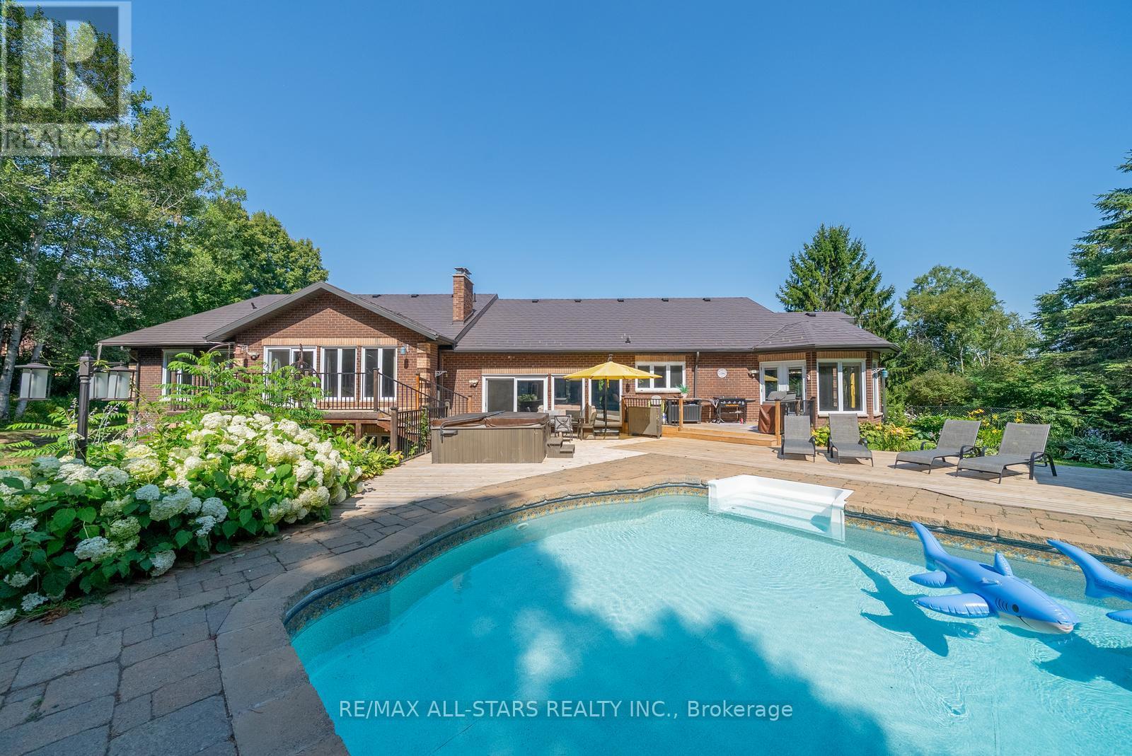 64 WOODBRIDGE CIRCLE - Image 44