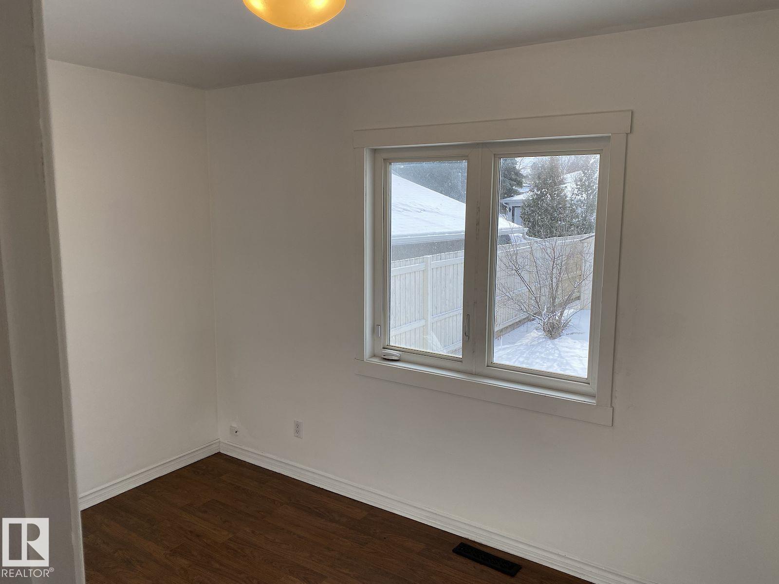 7921 97 AV NW - 6