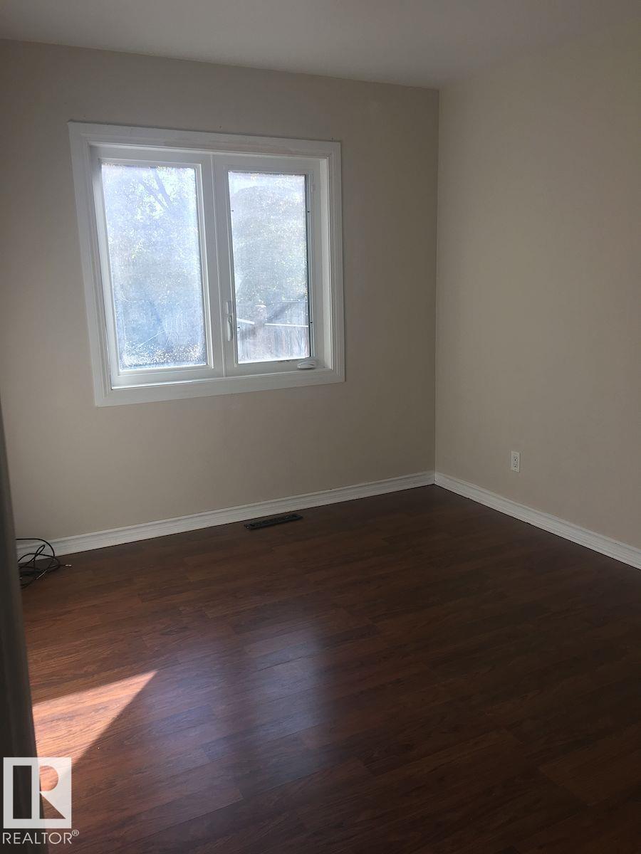 7921 97 AV NW - 5