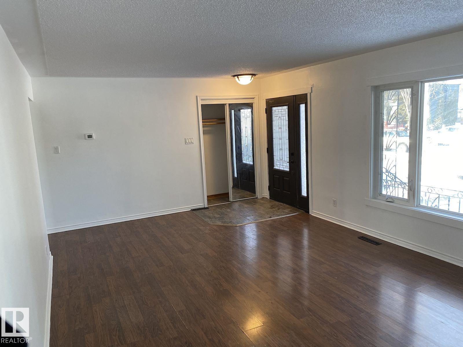7921 97 AV NW - 9