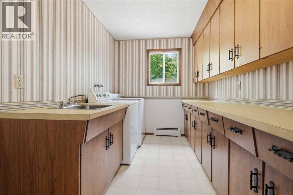 Main Flr Laundry