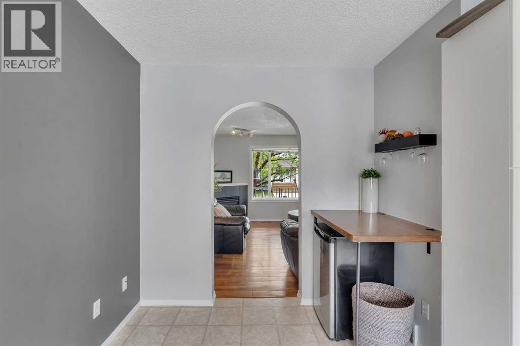 #27 4 Stonegate Drive NW - 12
