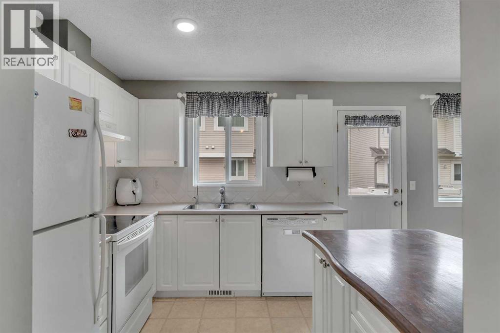 #27 4 Stonegate Drive NW - 15