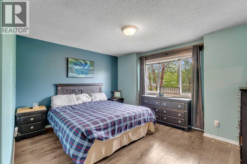 #27 4 Stonegate Drive NW - 18
