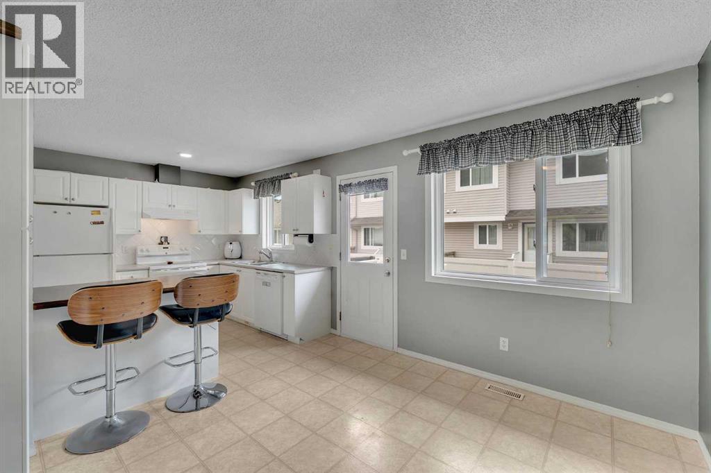 #27 4 Stonegate Drive NW - 14