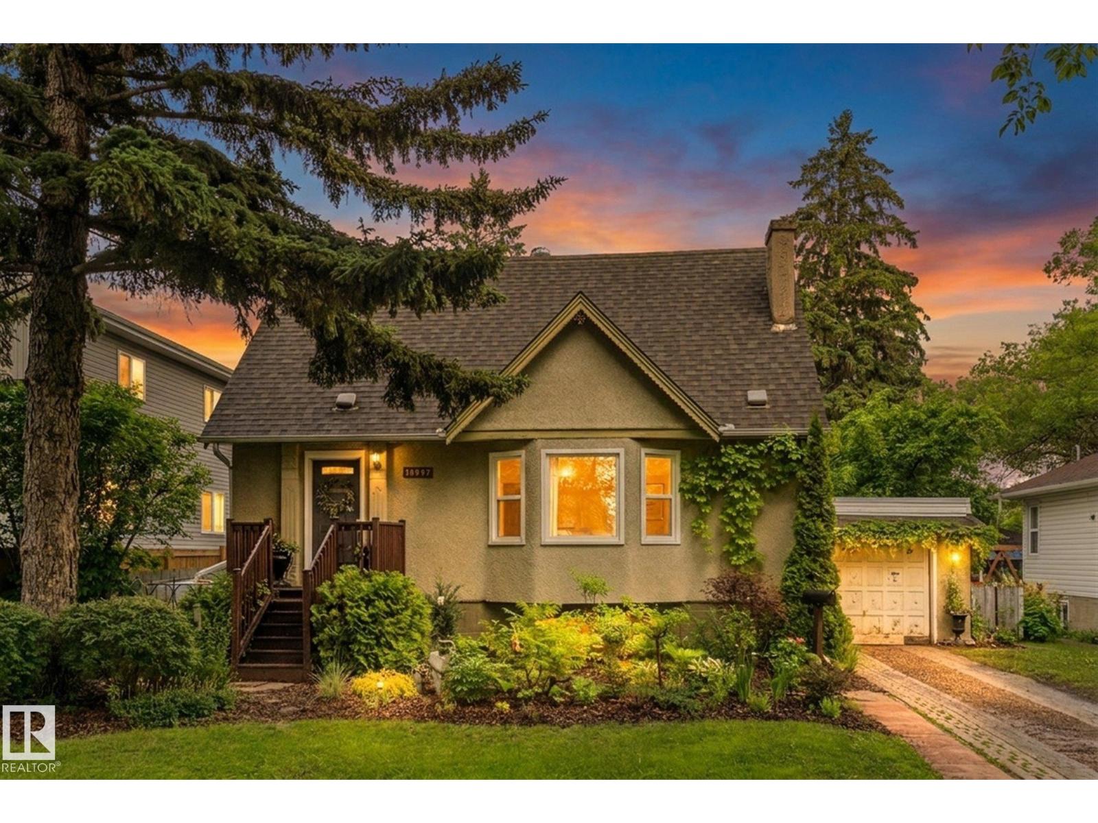 10947 116 ST NW - 1