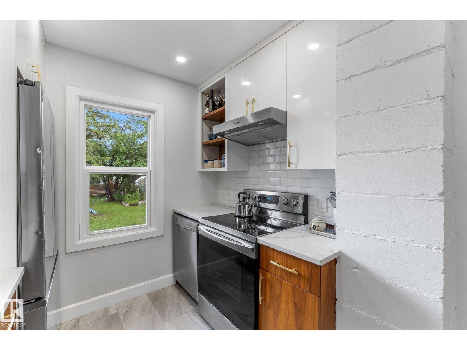 10947 116 ST NW - 15