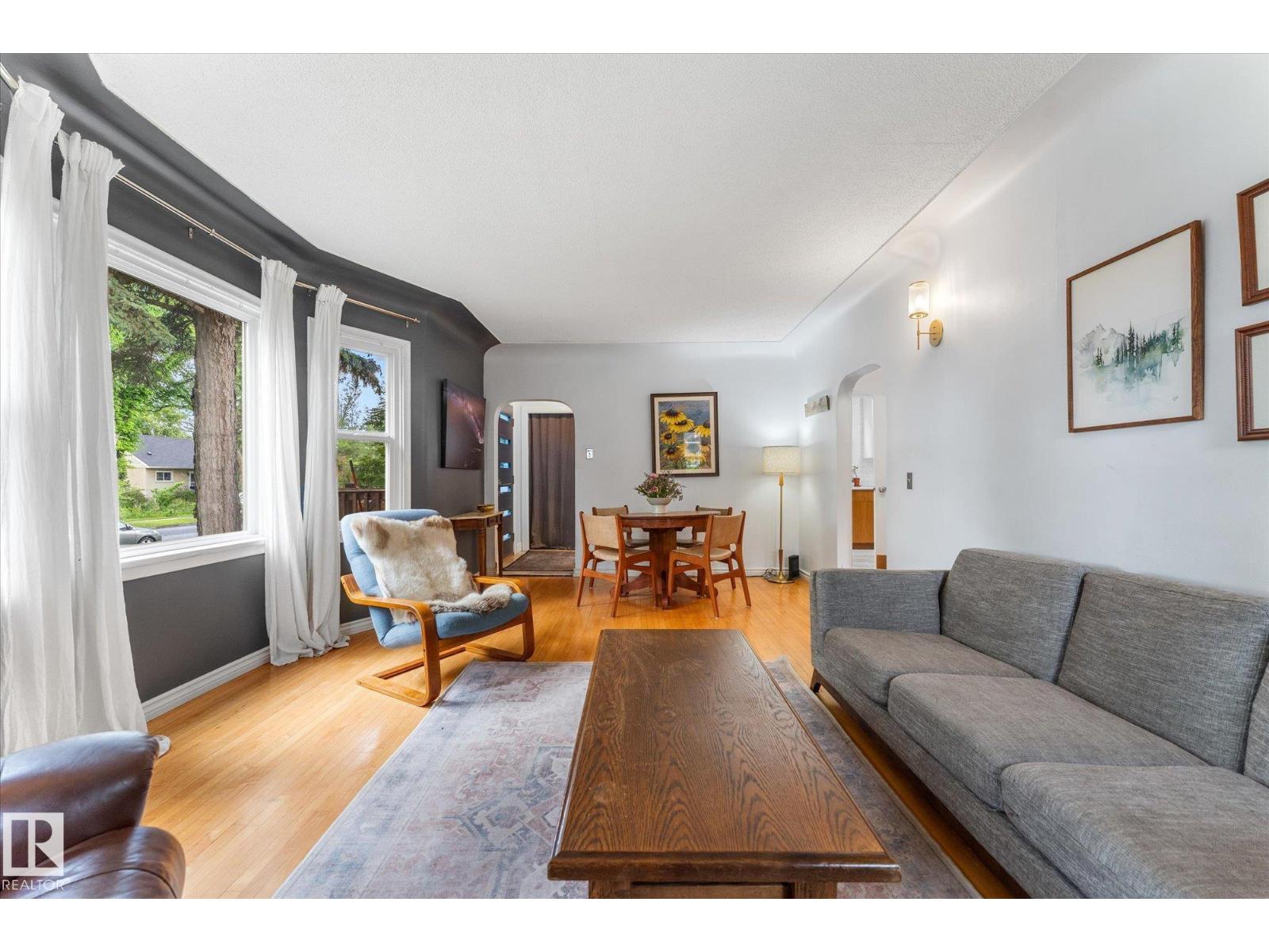 10947 116 ST NW - 18