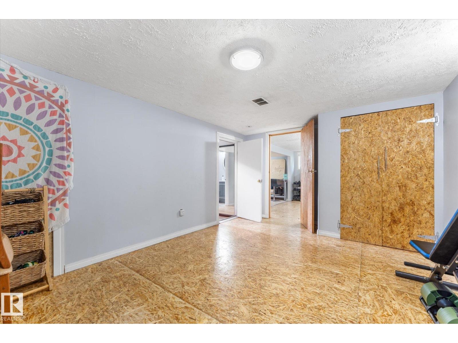 10947 116 ST NW - 31
