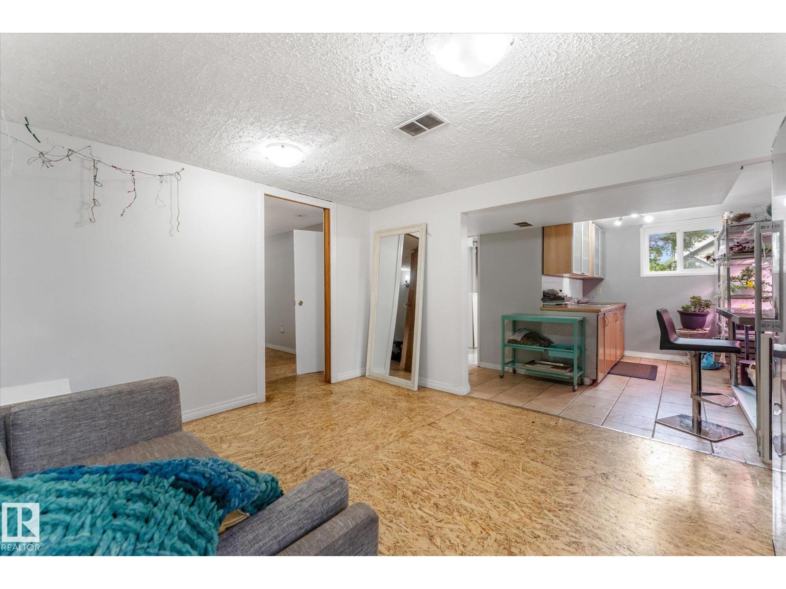 10947 116 ST NW - 33