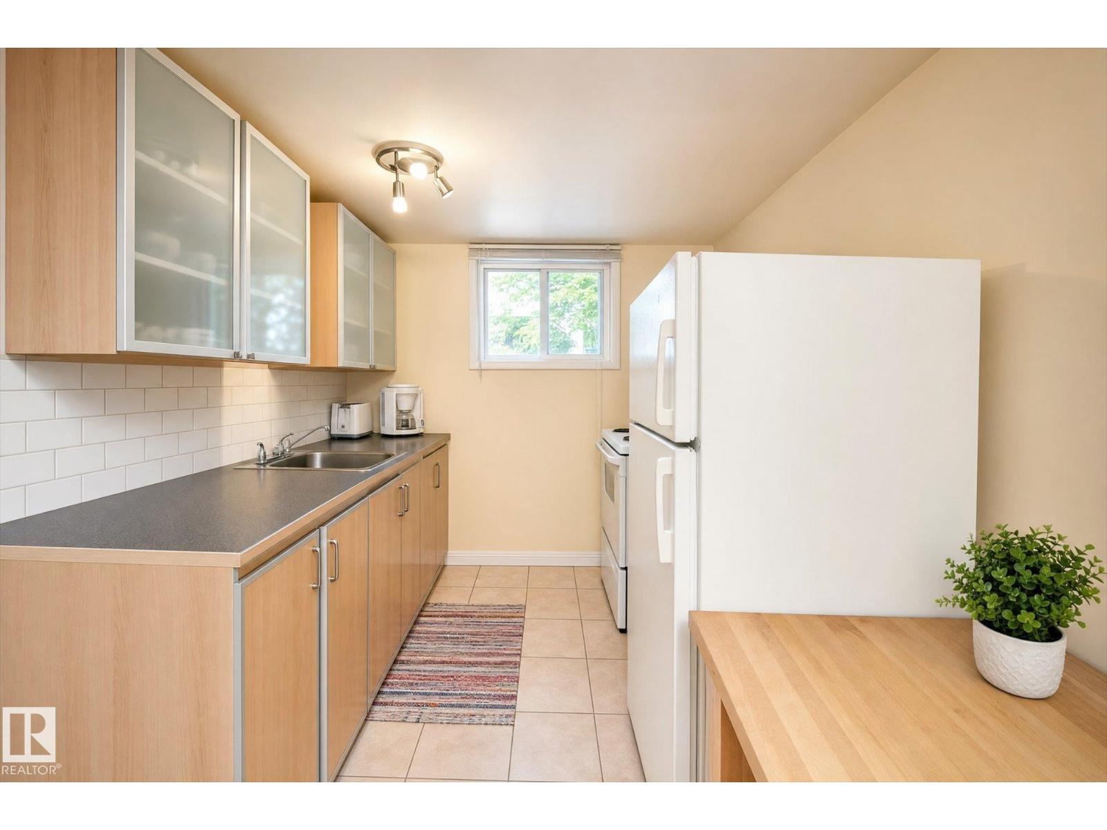 10947 116 ST NW - 37