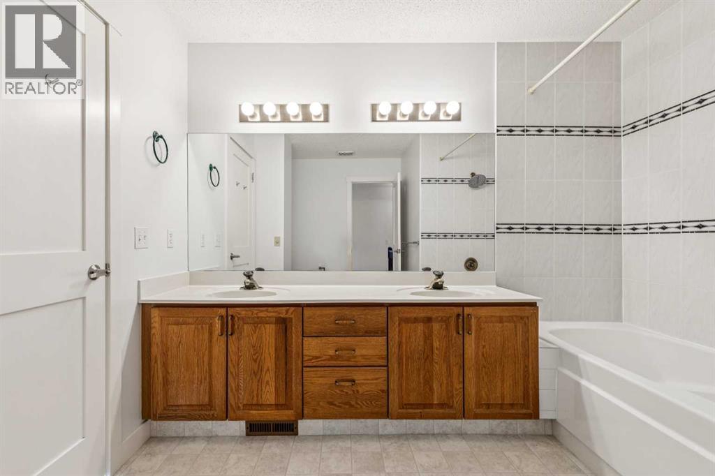 1110 14 Avenue SW - 25